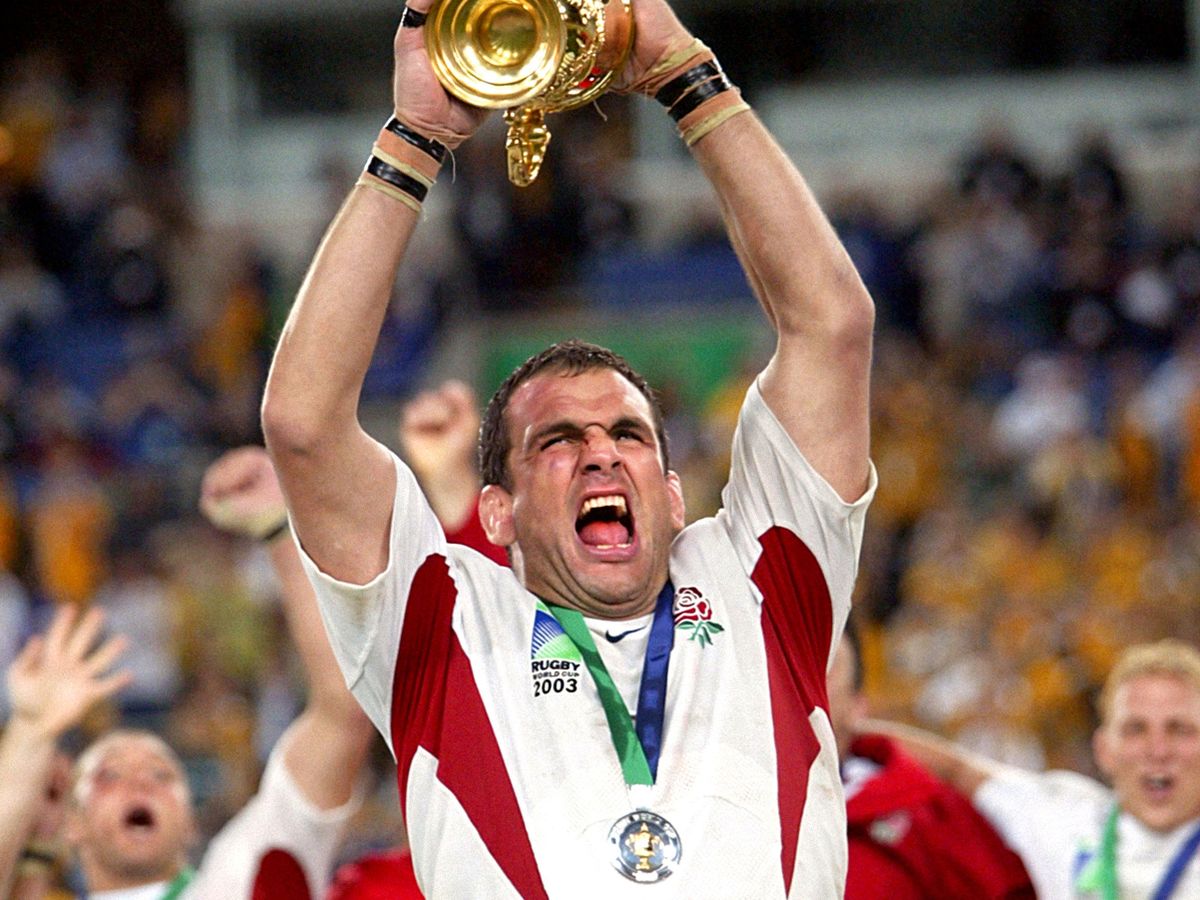 Martin Johnson lifting the World Cup